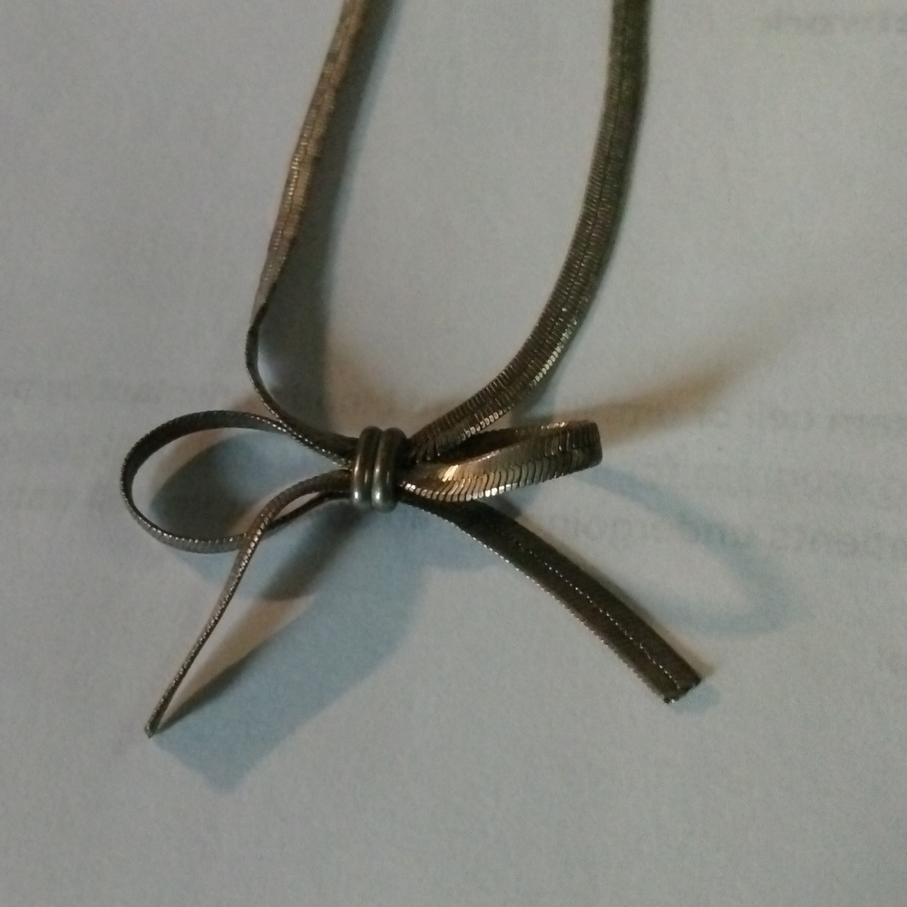 Monet:  Silver Bow-Tie Design Herringbone Flat Chain Choker